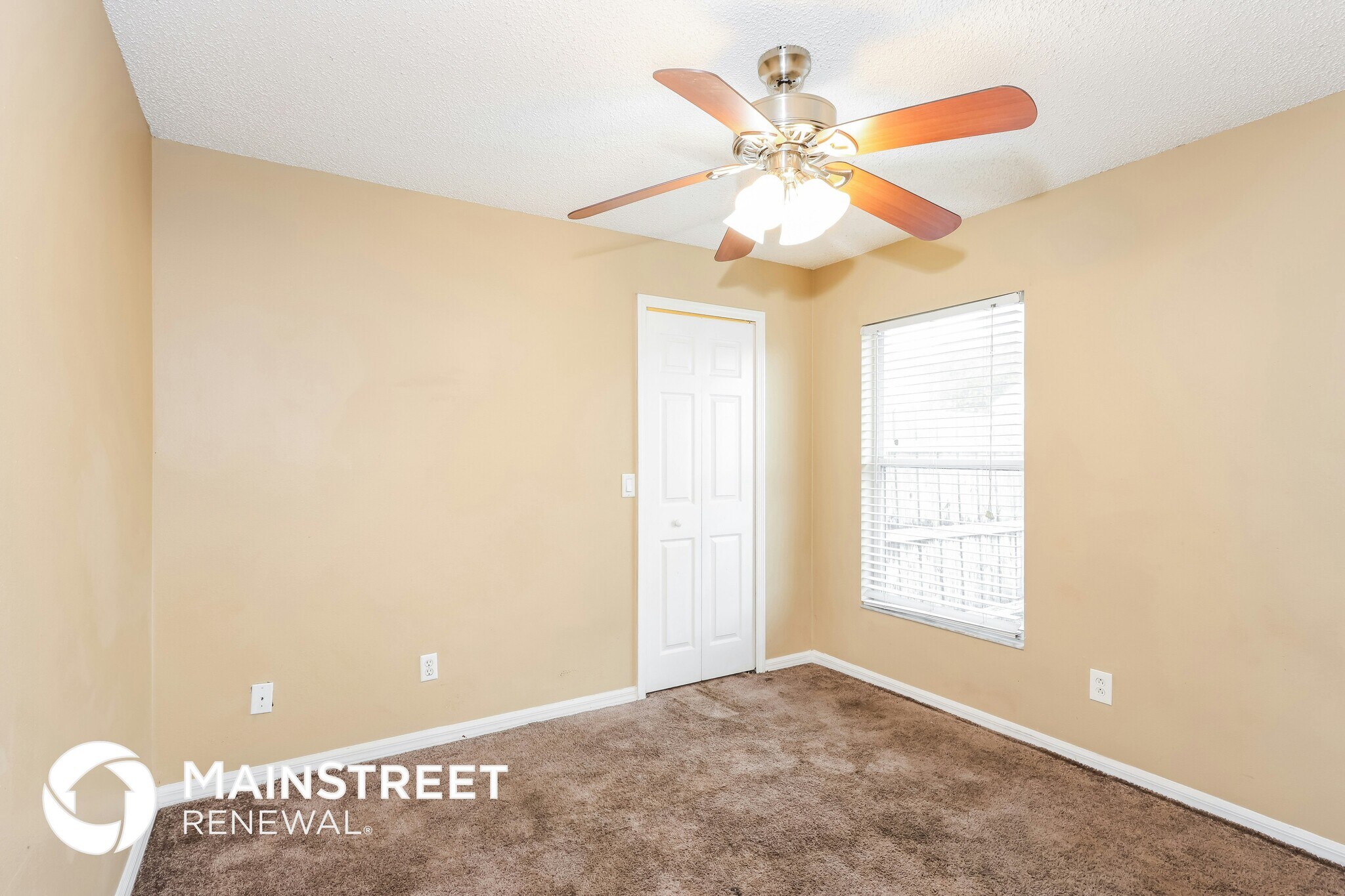 Building Photo - 821 Honeysuckle Dr