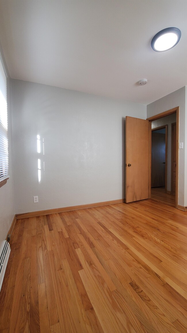 Building Photo - 3339 Henderson Ave SE