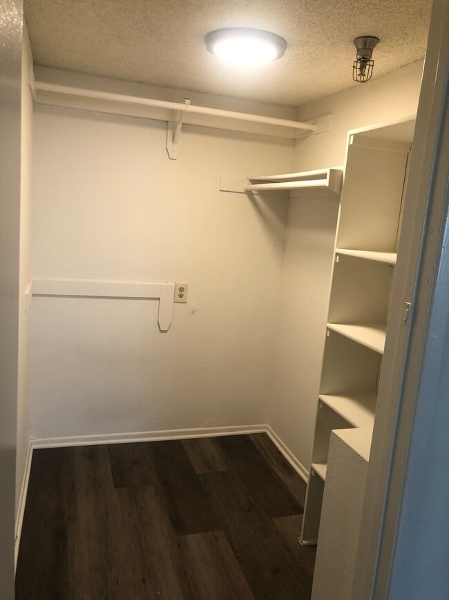 Building Photo - 1791 N Sycamore Ave