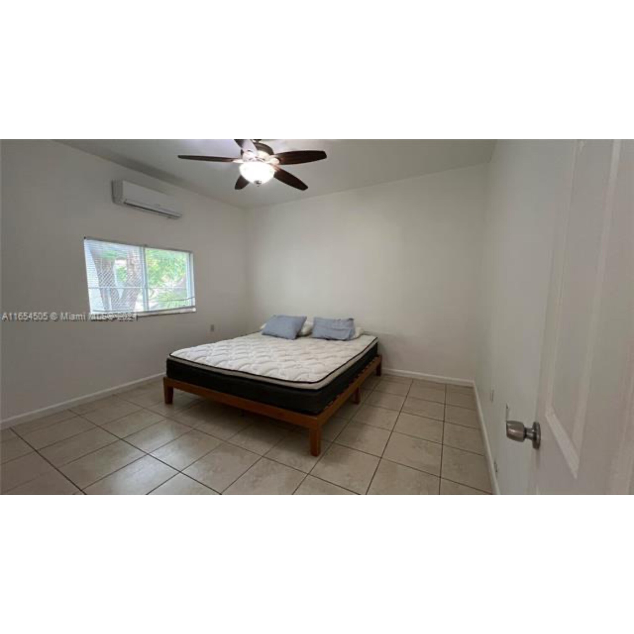 Building Photo - 113 NW 35th St