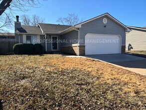 Building Photo - Move in Special- 1/2 off the 2nd full month of rent. Renovated 3 Bedroom 2 Bath Home with a Finis...