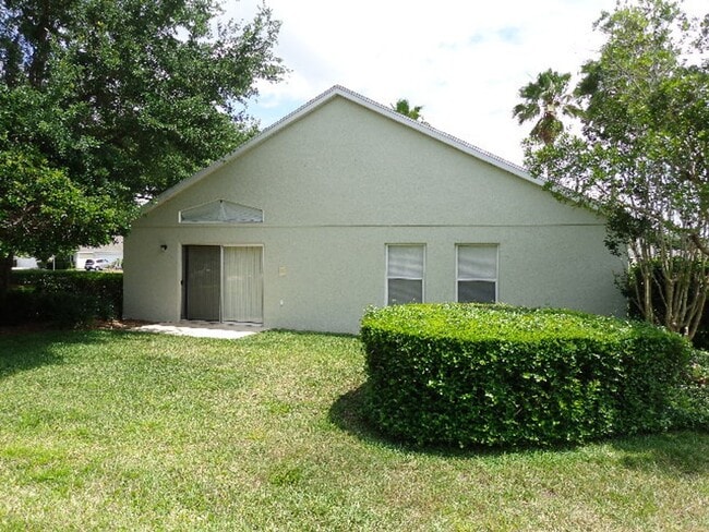 Building Photo - Weston Hills Gated Pool Community