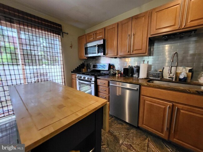 Building Photo - 80 Granite Ln