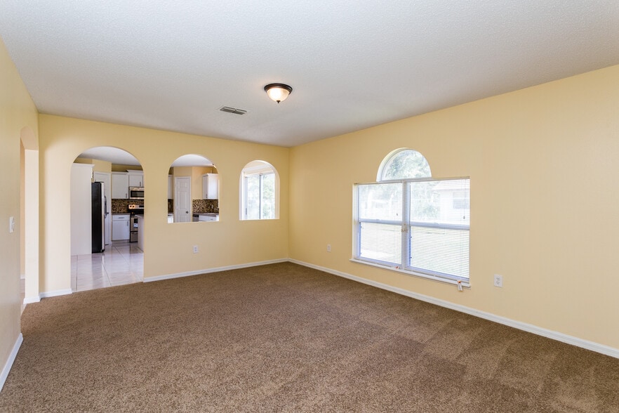 Building Photo - 616 Floridian Dr