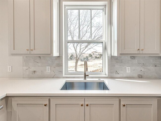 Building Photo - 29596 Memory Ln