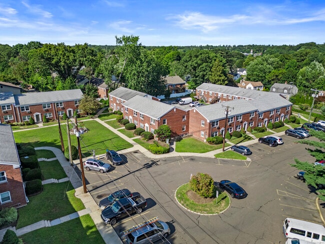 Building Photo - 17 Hamilton Ct