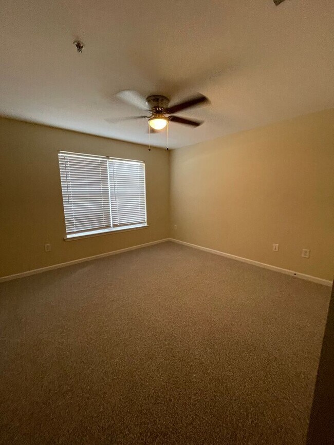 Building Photo - 15-1512 Dukes