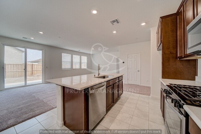 Building Photo - Gorgeous 3 Bedroom, 2 Bath Home In Twelve Bridges