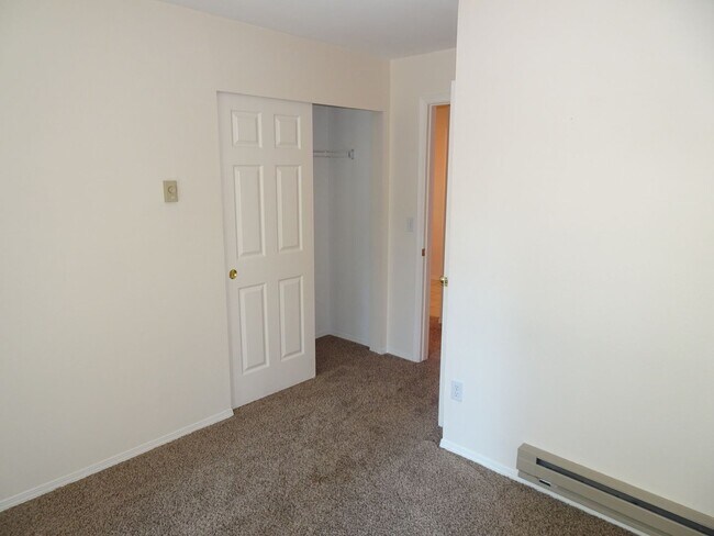 Building Photo - Modern 2-Bedroom Condo in Bellevue’s Merce...