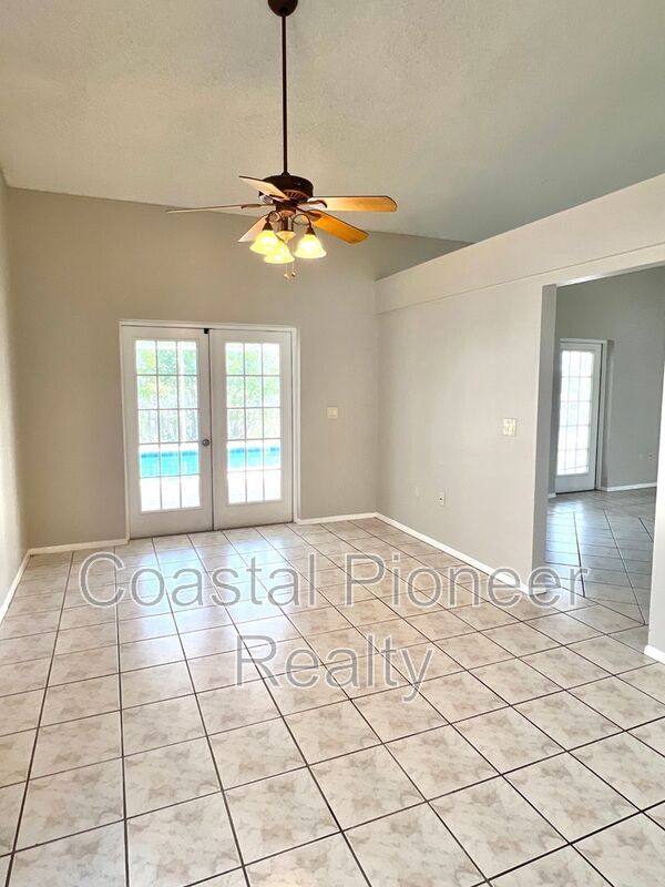 Building Photo - 1310 Lakehurst Way