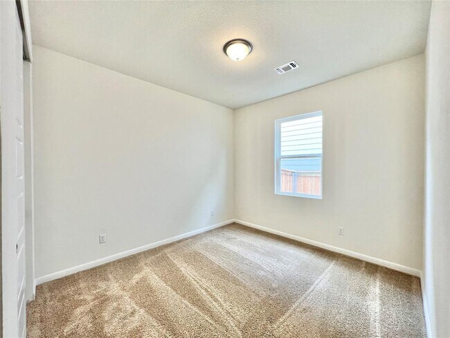 Building Photo - 176 Fluttermill Loop