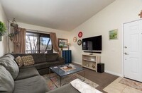 Building Photo - Upstairs 2 Bedroom 2 Bath Condo Available ...