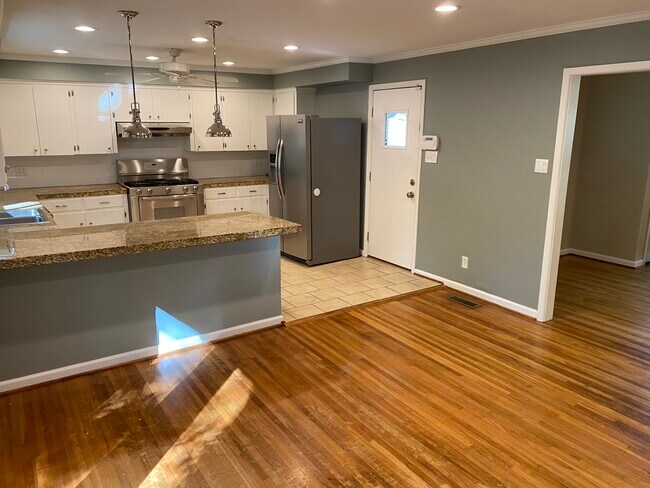 Building Photo - 147 Jewell Rd