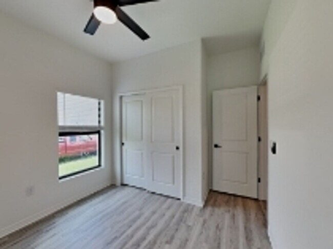 Building Photo - 5228 27th St SW