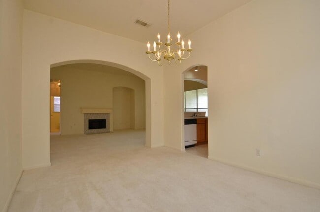 Building Photo - 19714 Fernhaven Dr