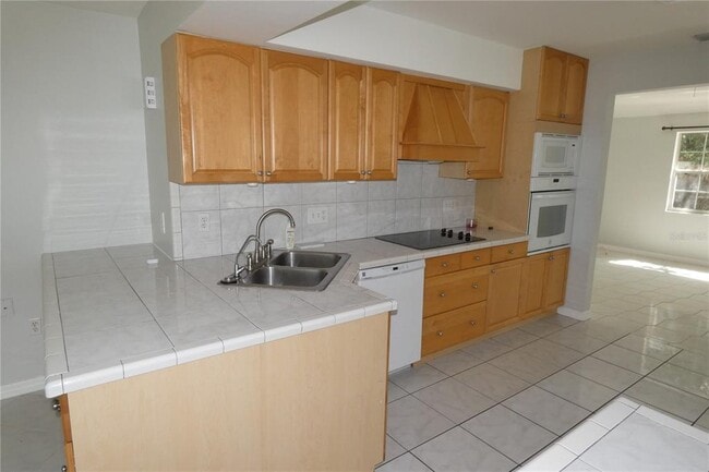 Building Photo - 4955 16th Ave N