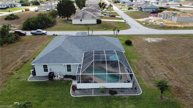 Building Photo - 703 NE 23rd Terrace