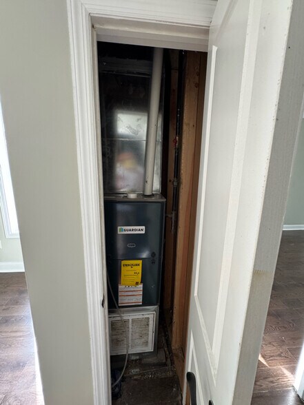 Building Photo - 495 Clinton Ave