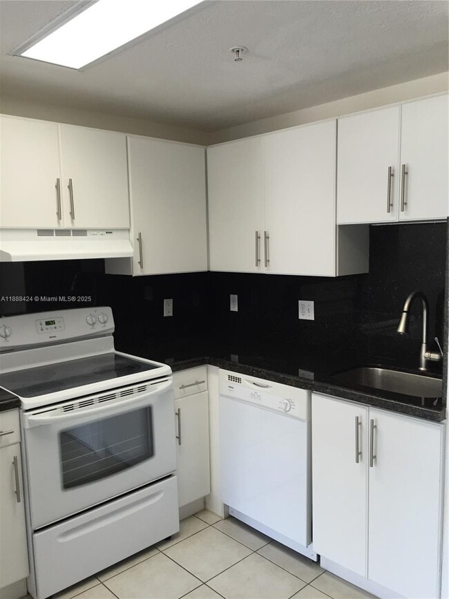 Building Photo - 3410 Coral Wy