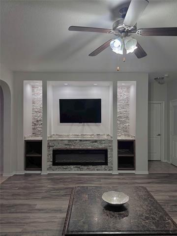 Building Photo - 204 Red Fox Ln