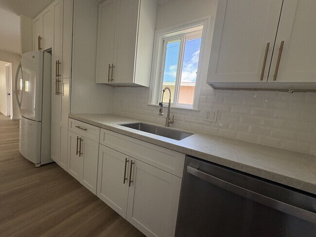 Building Photo - Newly Renovated Home in the Heart of Clairemont