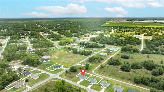Building Photo - **Discover Your Dream Home in Marion Oaks**