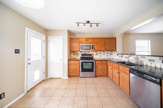 Building Photo - 8438 Silver Willow