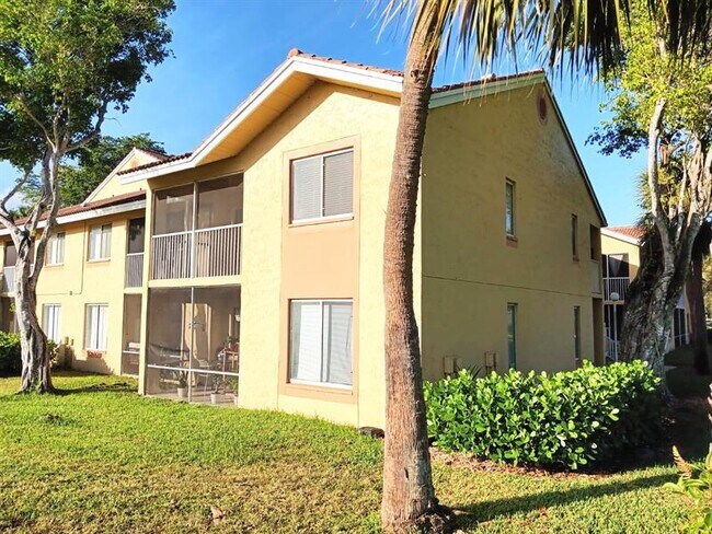 Building Photo - 1055 Coral Club Dr