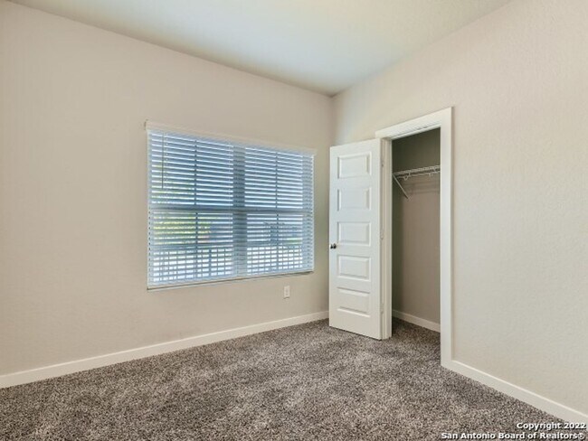 Building Photo - FALL INTO A NEW HOME WITH OUR MOVE-IN SPECIALS!