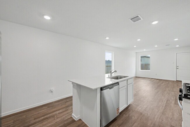 Building Photo - 40839 Hawthorne Glades St