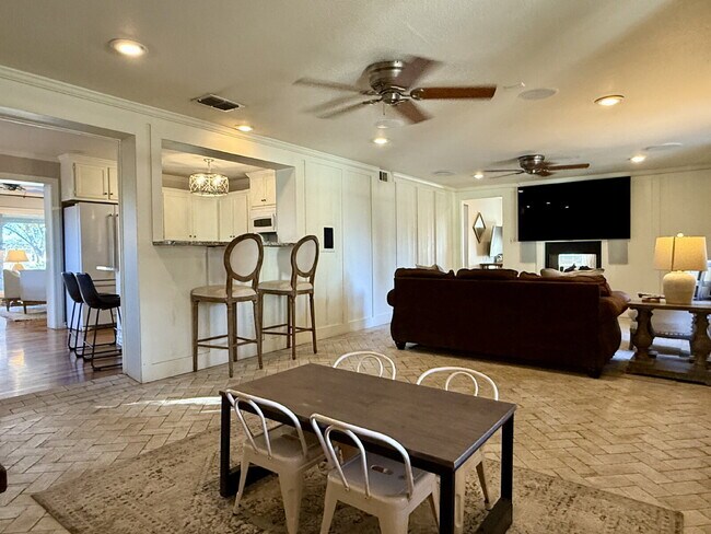 Building Photo - A Standard of Excellence in Tech Terrace!