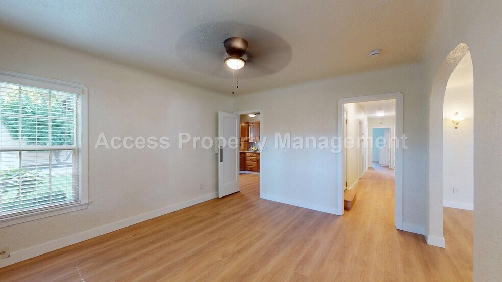 Building Photo - 1200 Sycamore St