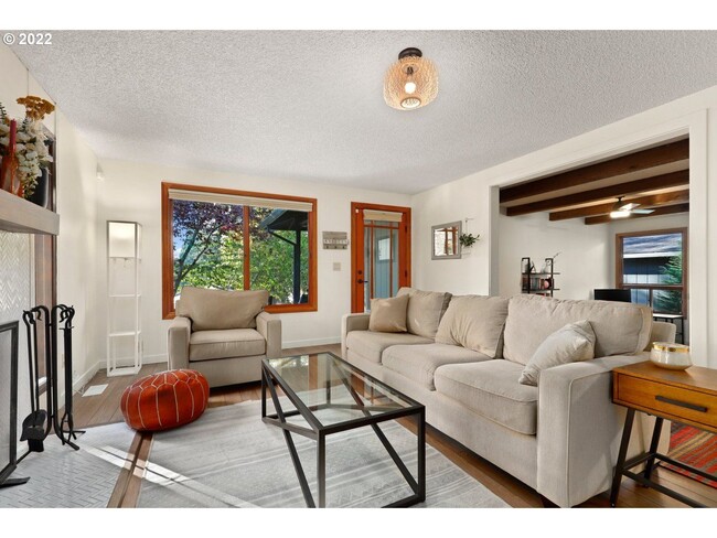 Building Photo - CHARMING HOME NEAR MULTNOMAH VILLAGE IN SW PORTLAND