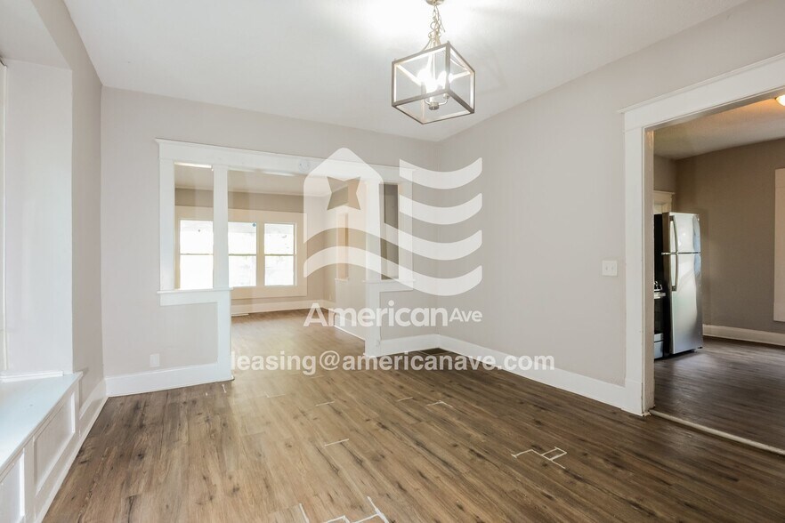 Building Photo - 307 N Denny St