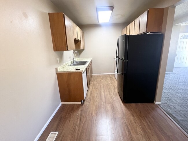 Building Photo - 310 E 1400 S