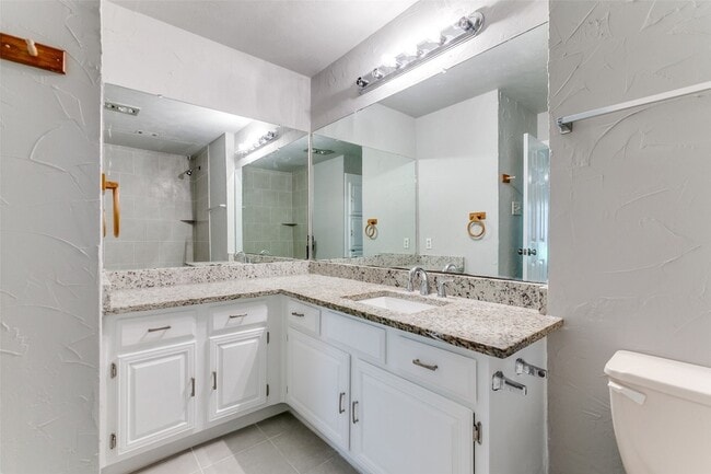 Building Photo - 3140 Devonshire Dr