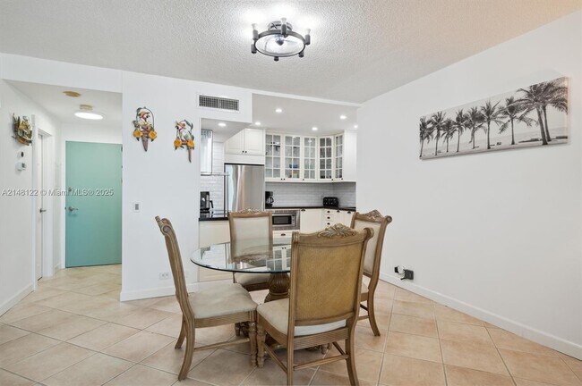 Building Photo - 3505 S Ocean Dr