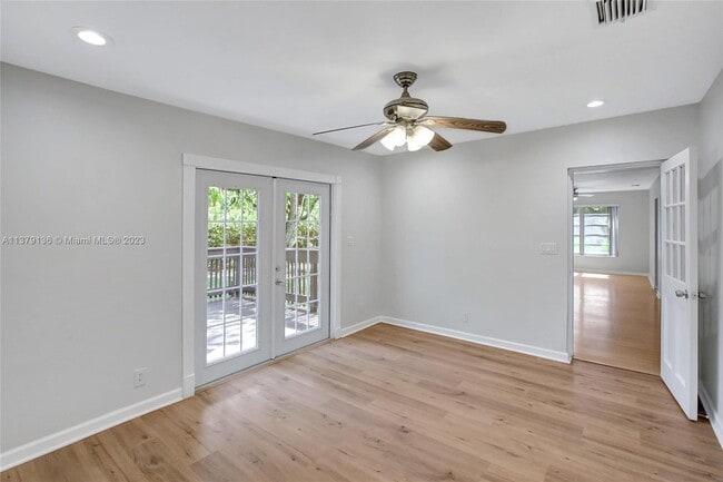 Building Photo - 5386 Balsam Terrace