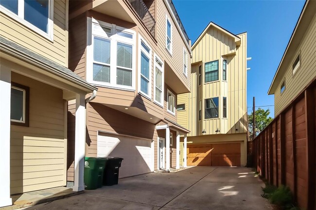 Primary Photo - 306 Enid St