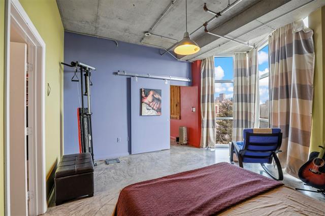 Building Photo - 1001 Belleview St