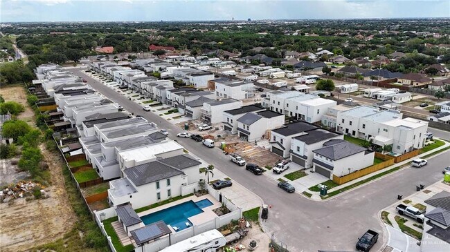 Building Photo - 24 Corales St