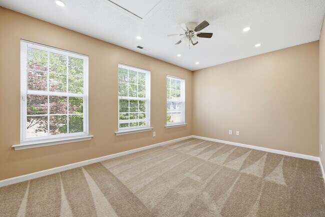 Building Photo - 3101 Sawyers Mill Dr