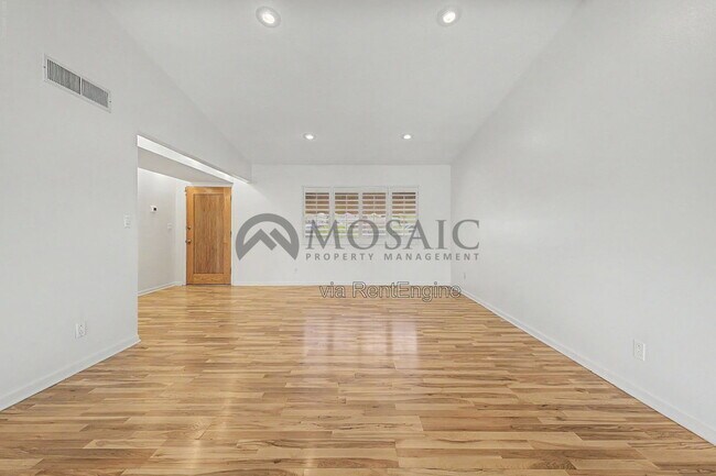 Building Photo - 3333 E Medlock Dr