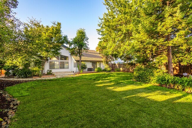 Building Photo - 11859 S Carson Way