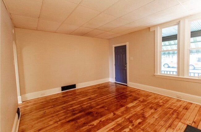 Building Photo - 619 E 17th Ave