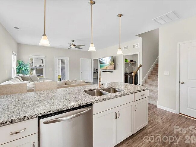 Building Photo - Earn Wealth While Leasing - Like a Homeowner - Lease to Own