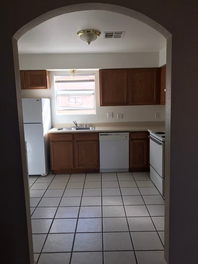 Primary Photo - 2245 Bex St