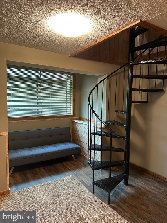 Building Photo - 346 Spitz Ln