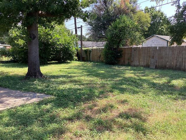 Building Photo - 2020 Robinwood Dr