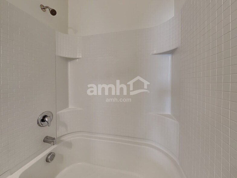 Building Photo - 218 Orion Way